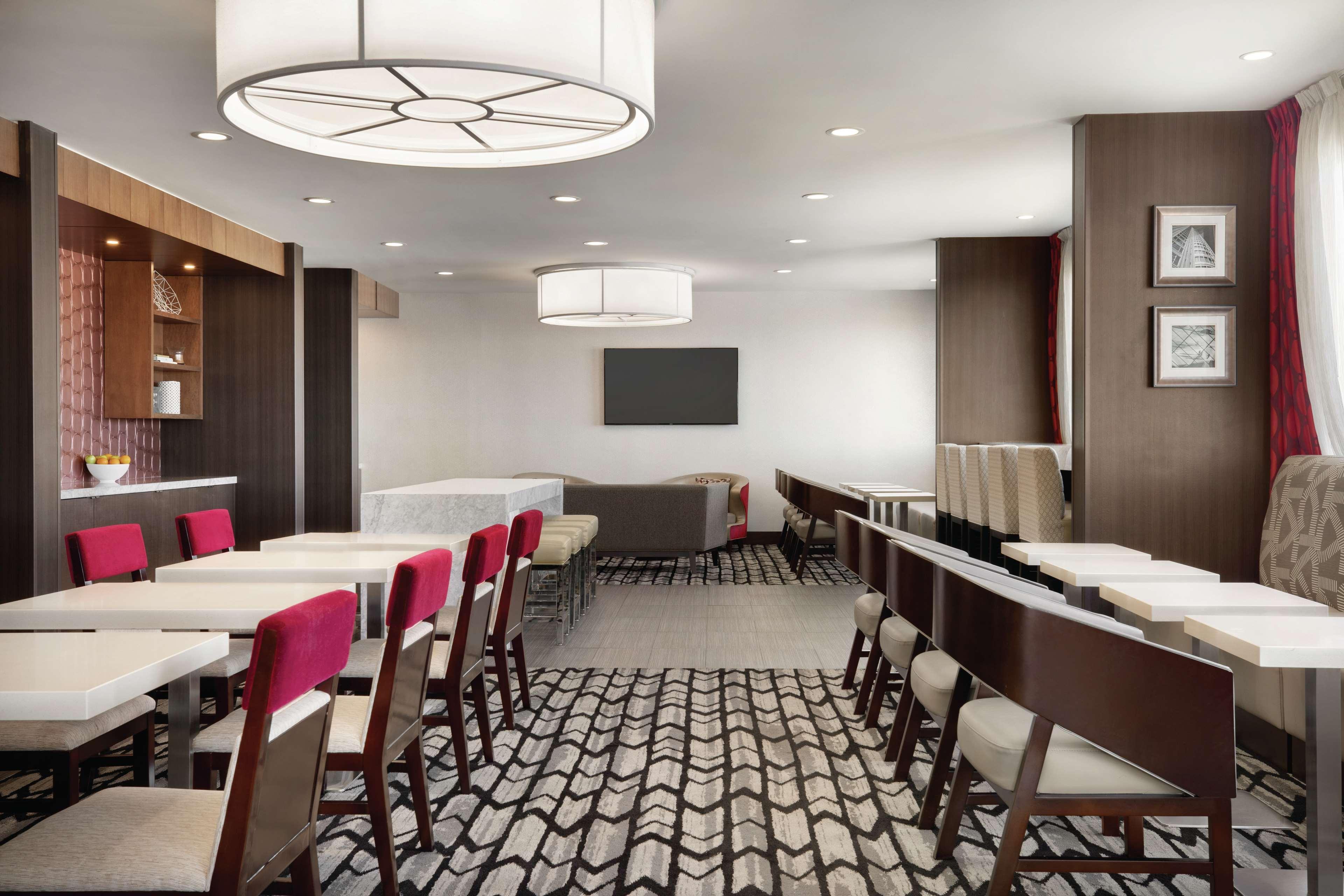 Doubletree By Hilton Hotel Toronto Airport West Mississauga Bagian luar foto