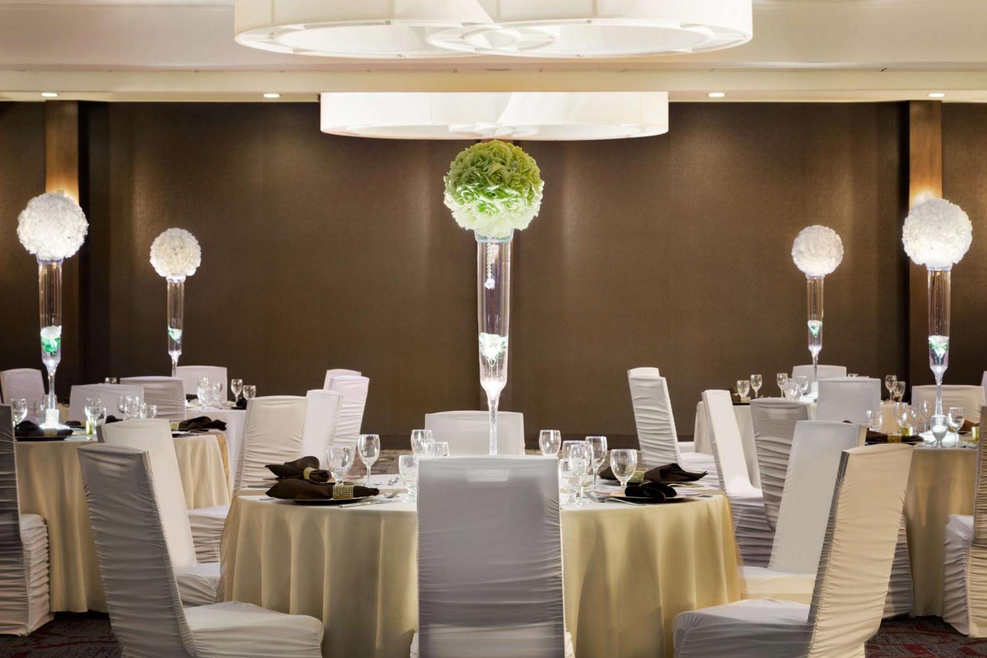 Doubletree By Hilton Hotel Toronto Airport West Mississauga Bagian luar foto