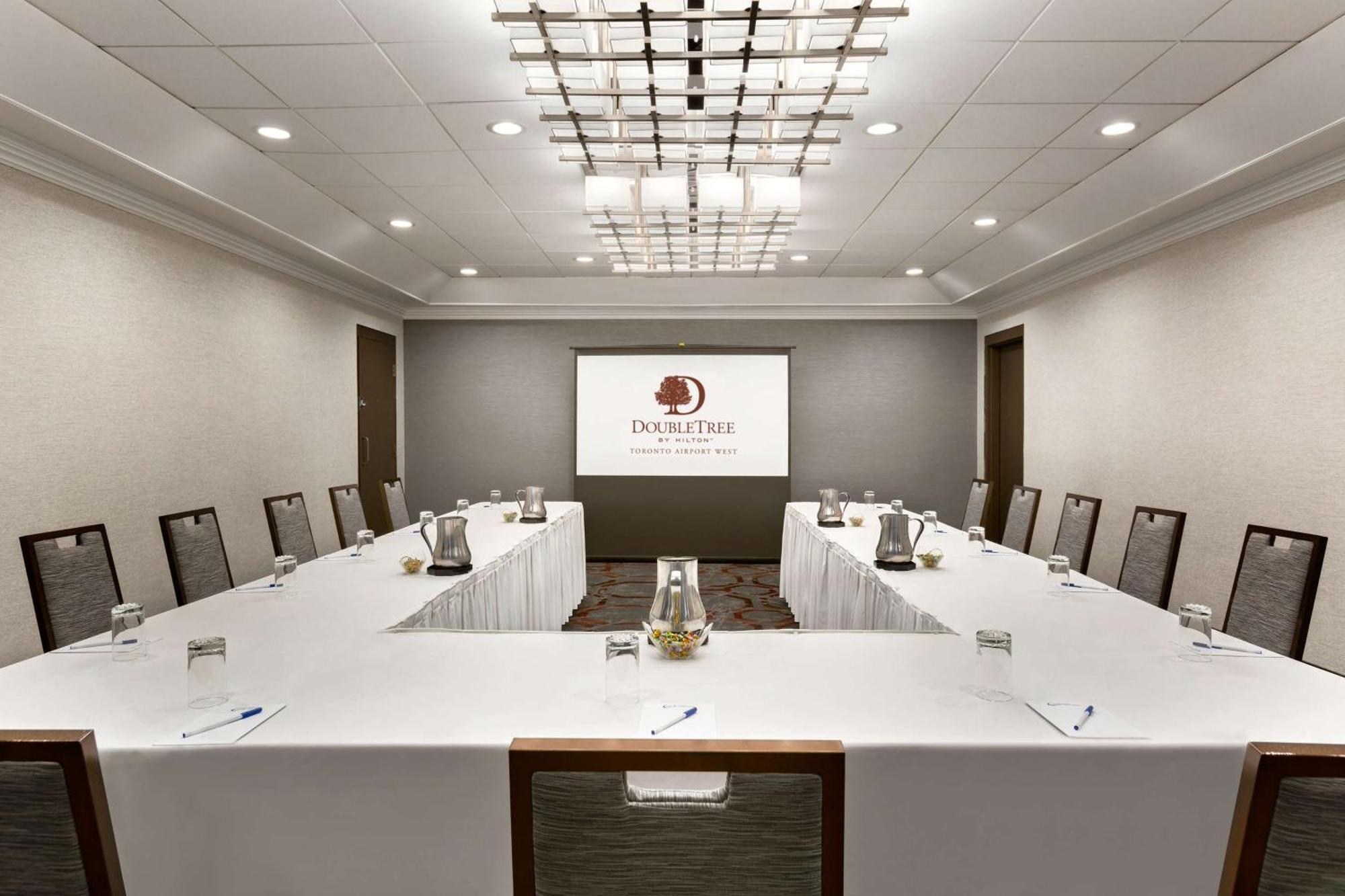 Doubletree By Hilton Hotel Toronto Airport West Mississauga Bagian luar foto