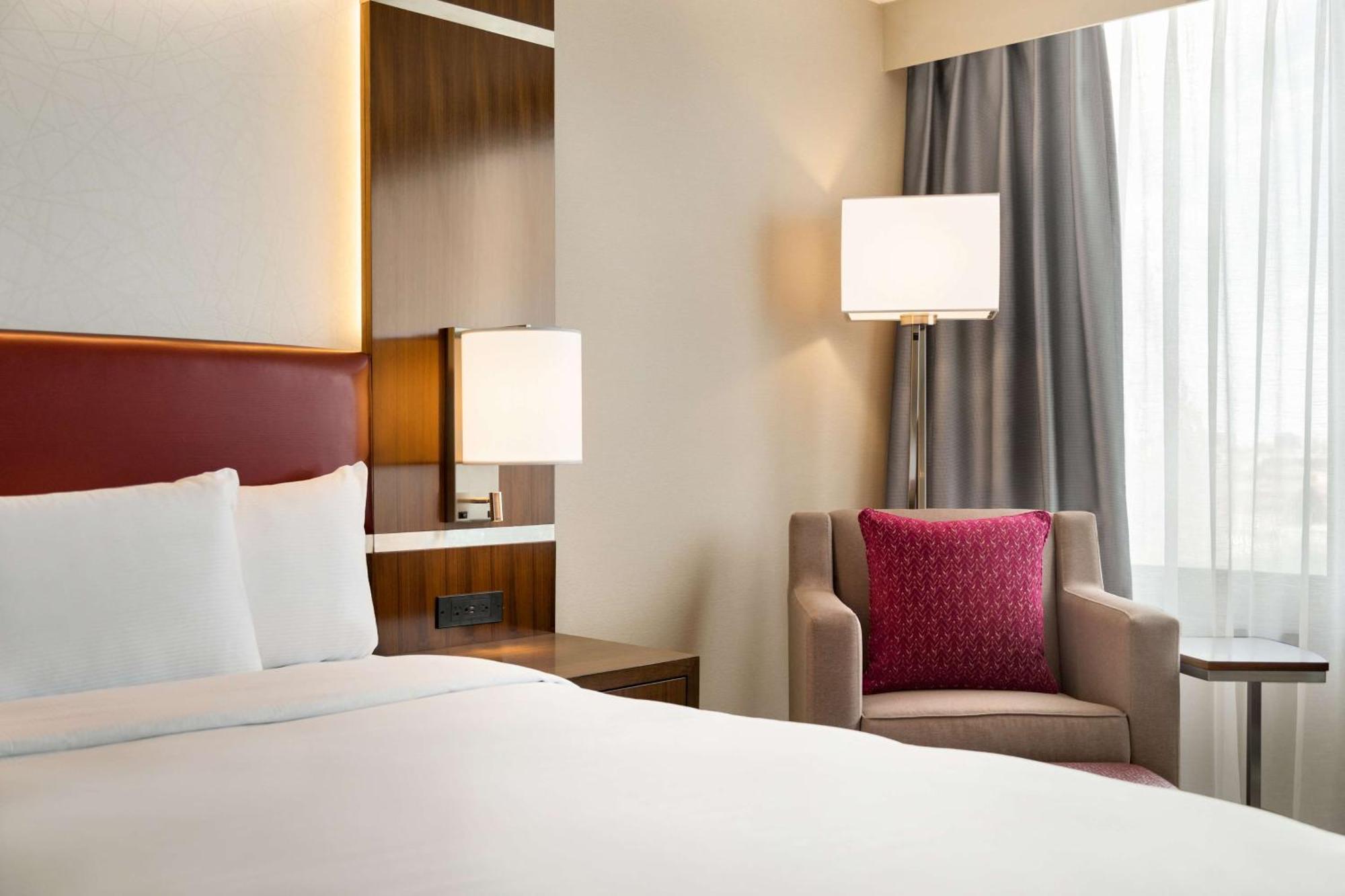 Doubletree By Hilton Hotel Toronto Airport West Mississauga Bagian luar foto