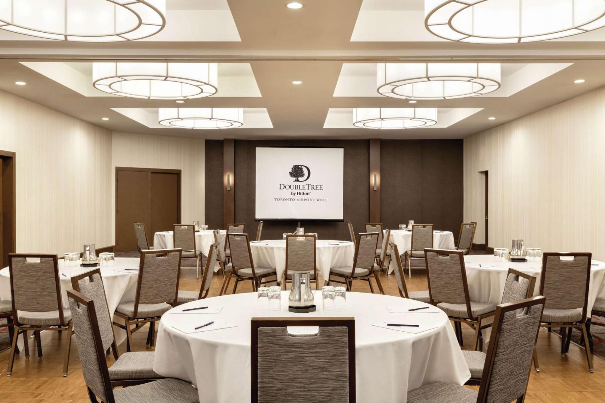 Doubletree By Hilton Hotel Toronto Airport West Mississauga Bagian luar foto