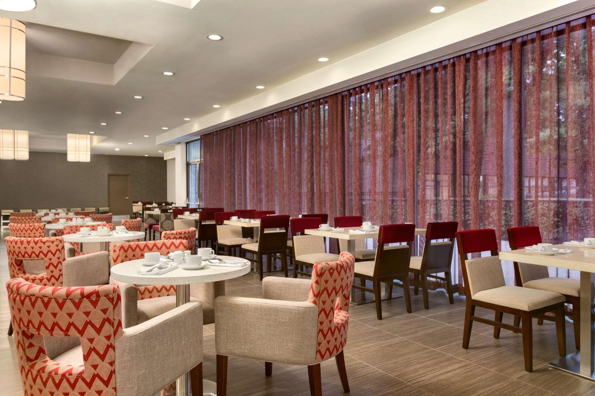 Doubletree By Hilton Hotel Toronto Airport West Mississauga Bagian luar foto